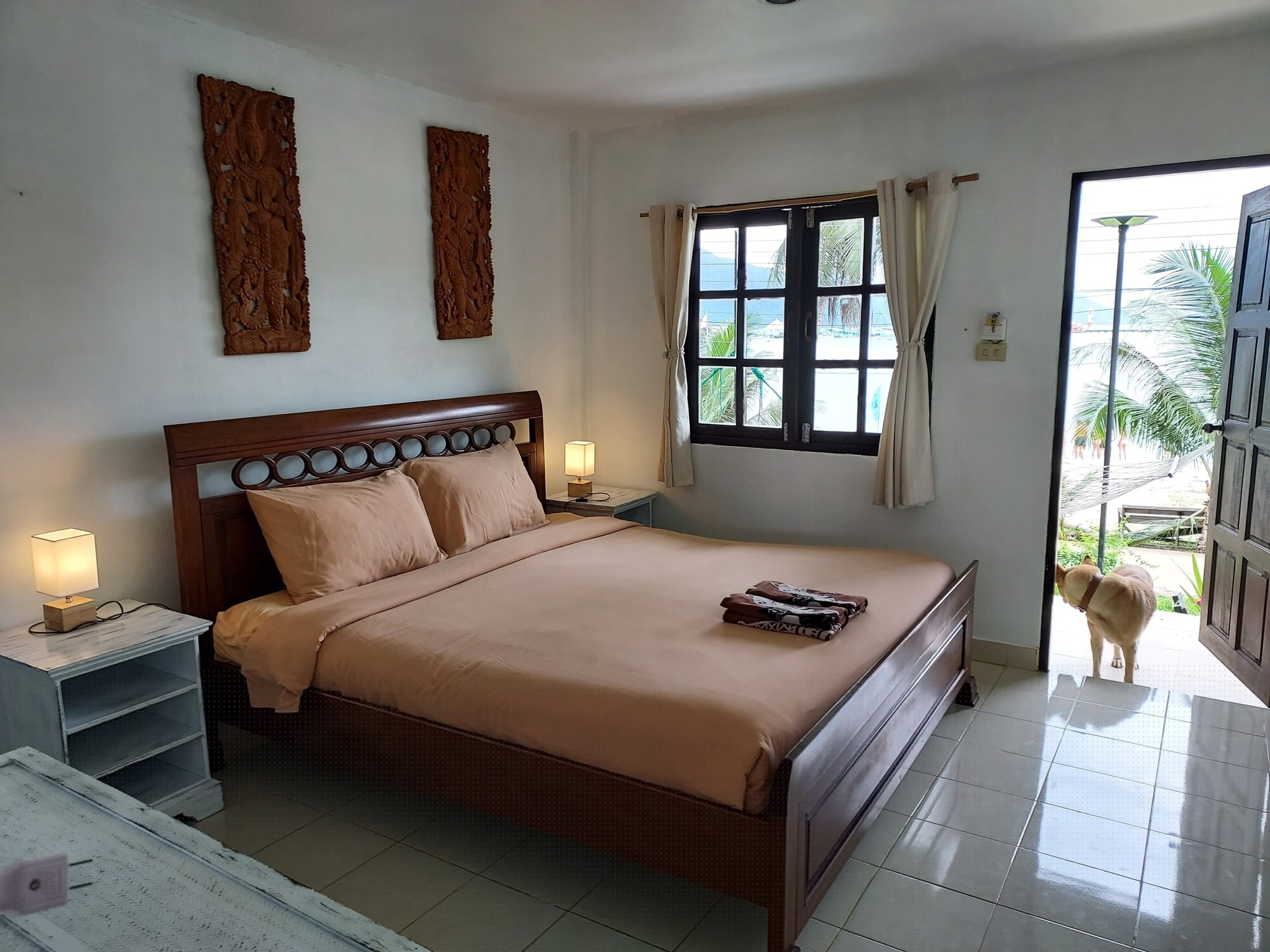 DELUXE, KING BED, SEA VIEW