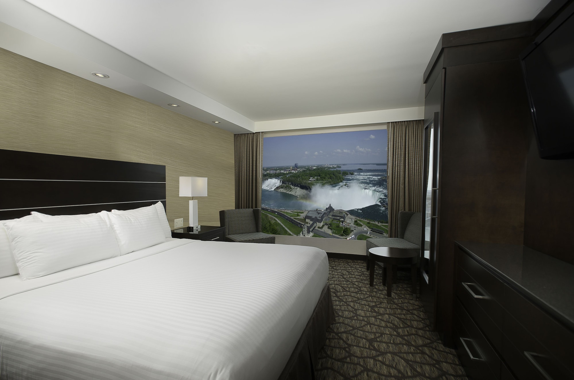 Room, King Bed, Canadian Us Falls View, Sofa