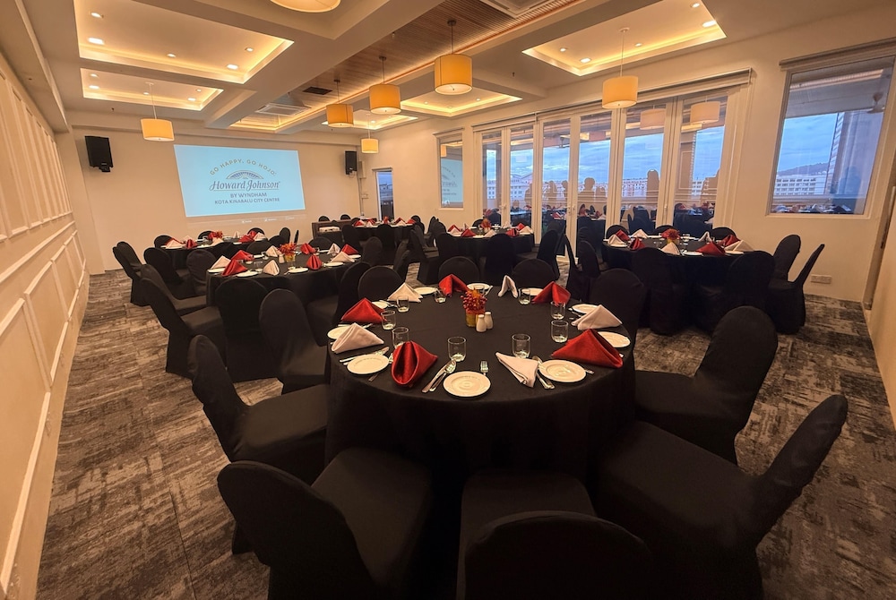 Howard Johnson by Wyndham Kota Kinabalu City Centre 62/72