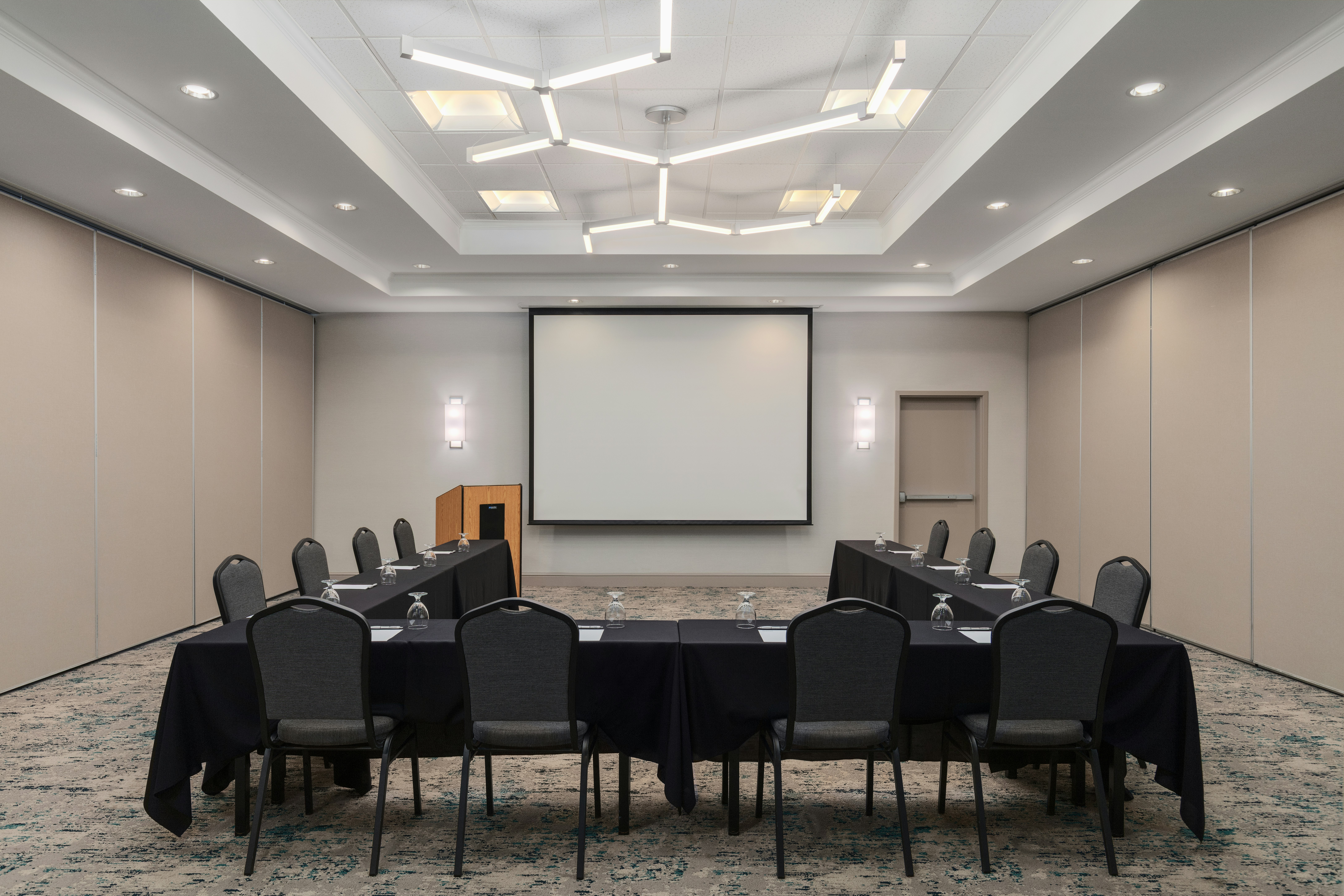Hilton Garden Inn Palmdale 48/64