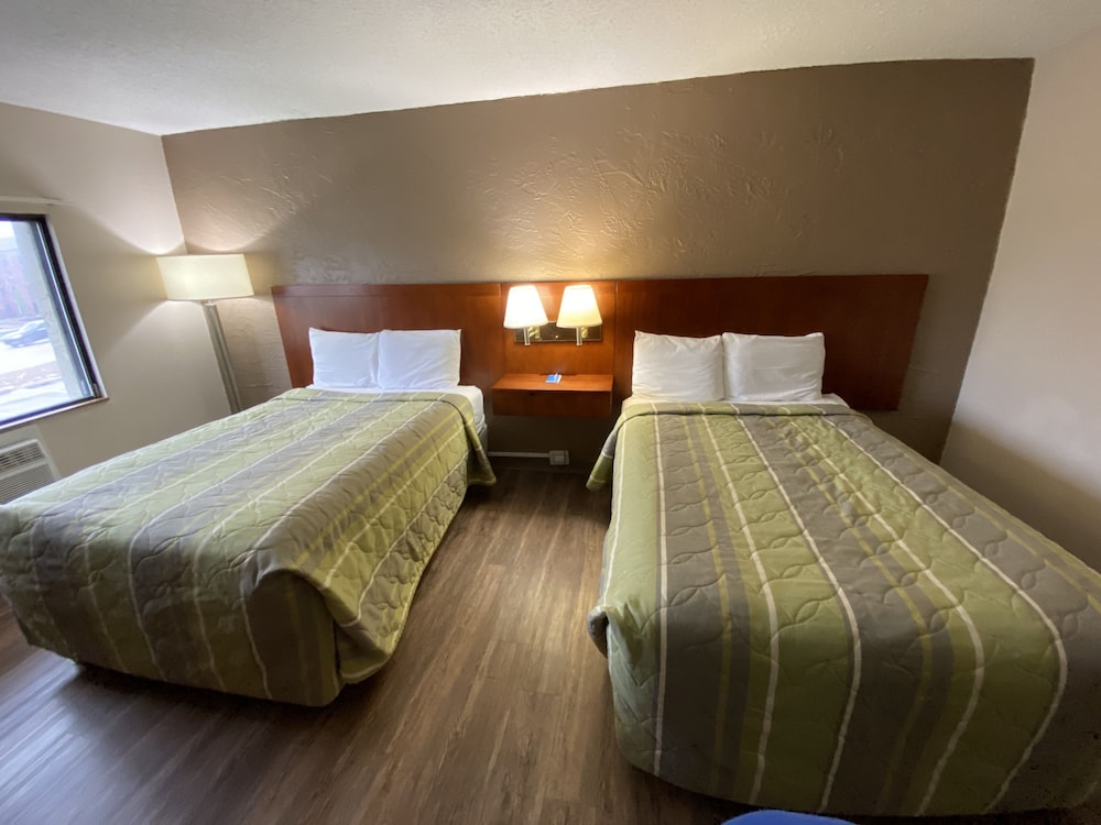 Rodeway Inn & Suites Grand Rapids Southeast 22/39