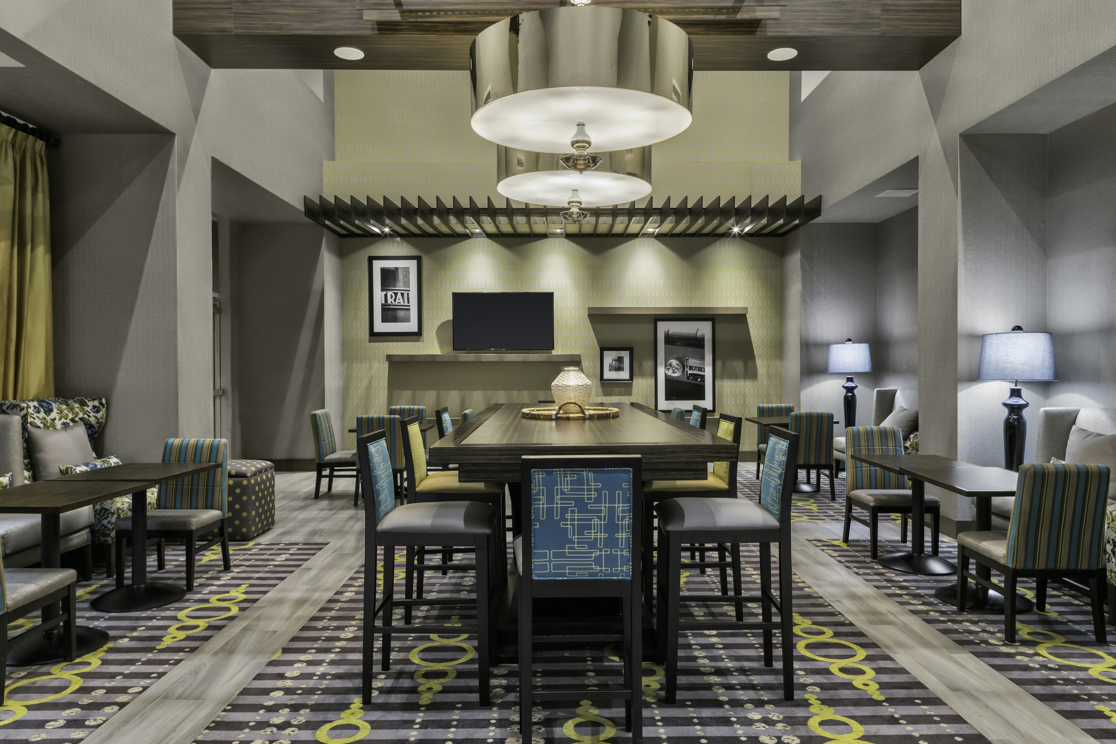 Hampton Inn & Suites Los Angeles/Hollywood 38/52