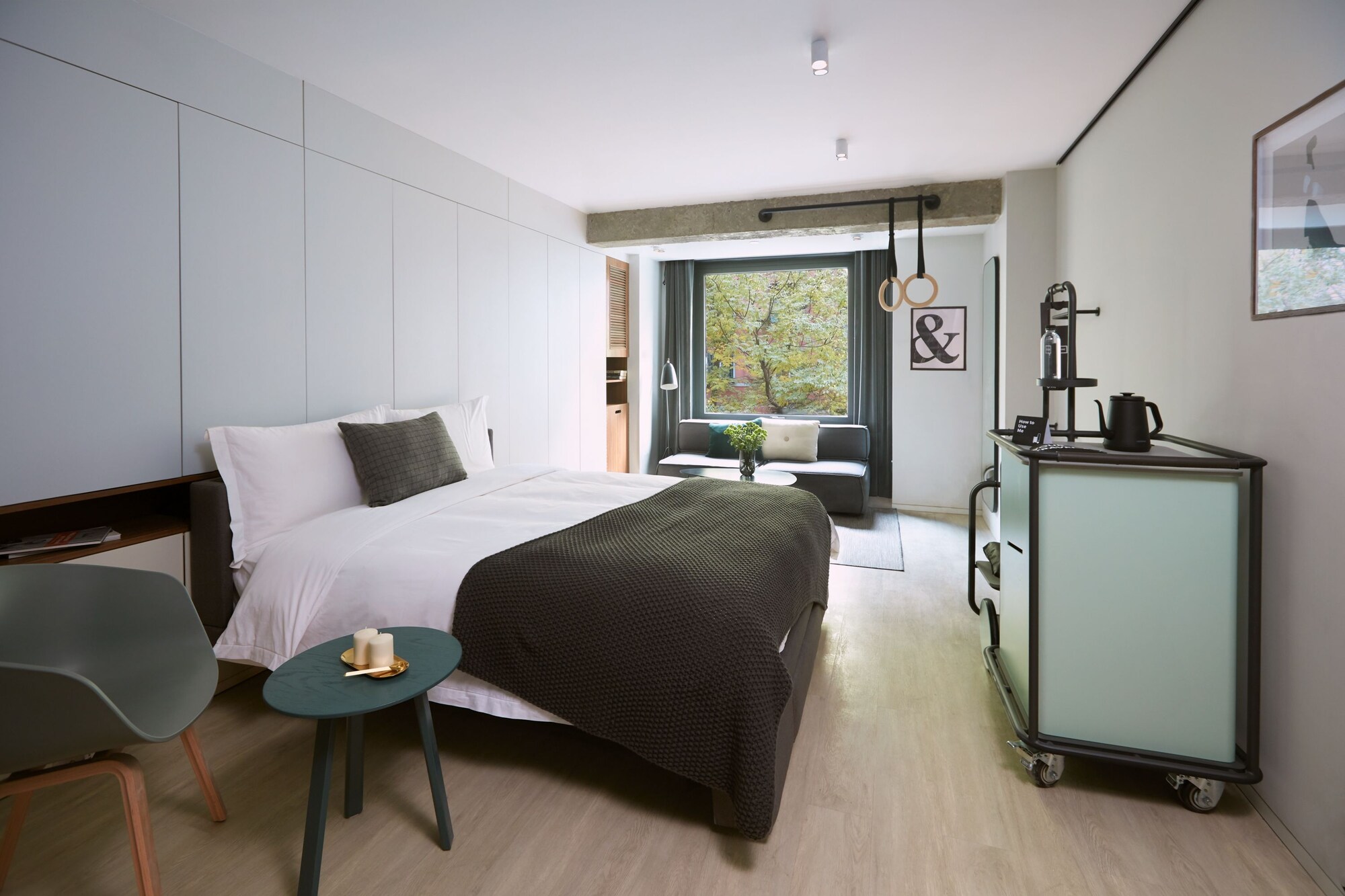 STUDIO, QUEEN BED