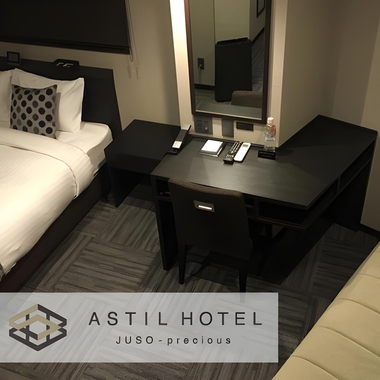 Japanese Western, Queen Bed, Unit Bath, Smoking
