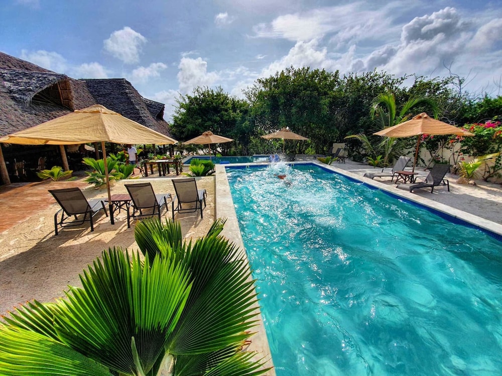Sunshine Bay Hotel 47/50