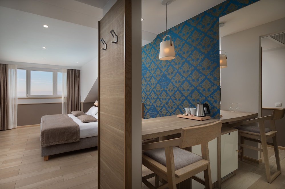APARTHOTEL TAMARIS 32/74