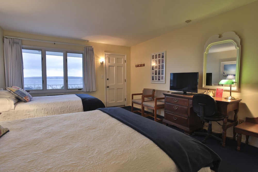 Bay Inn of Petoskey 33/68