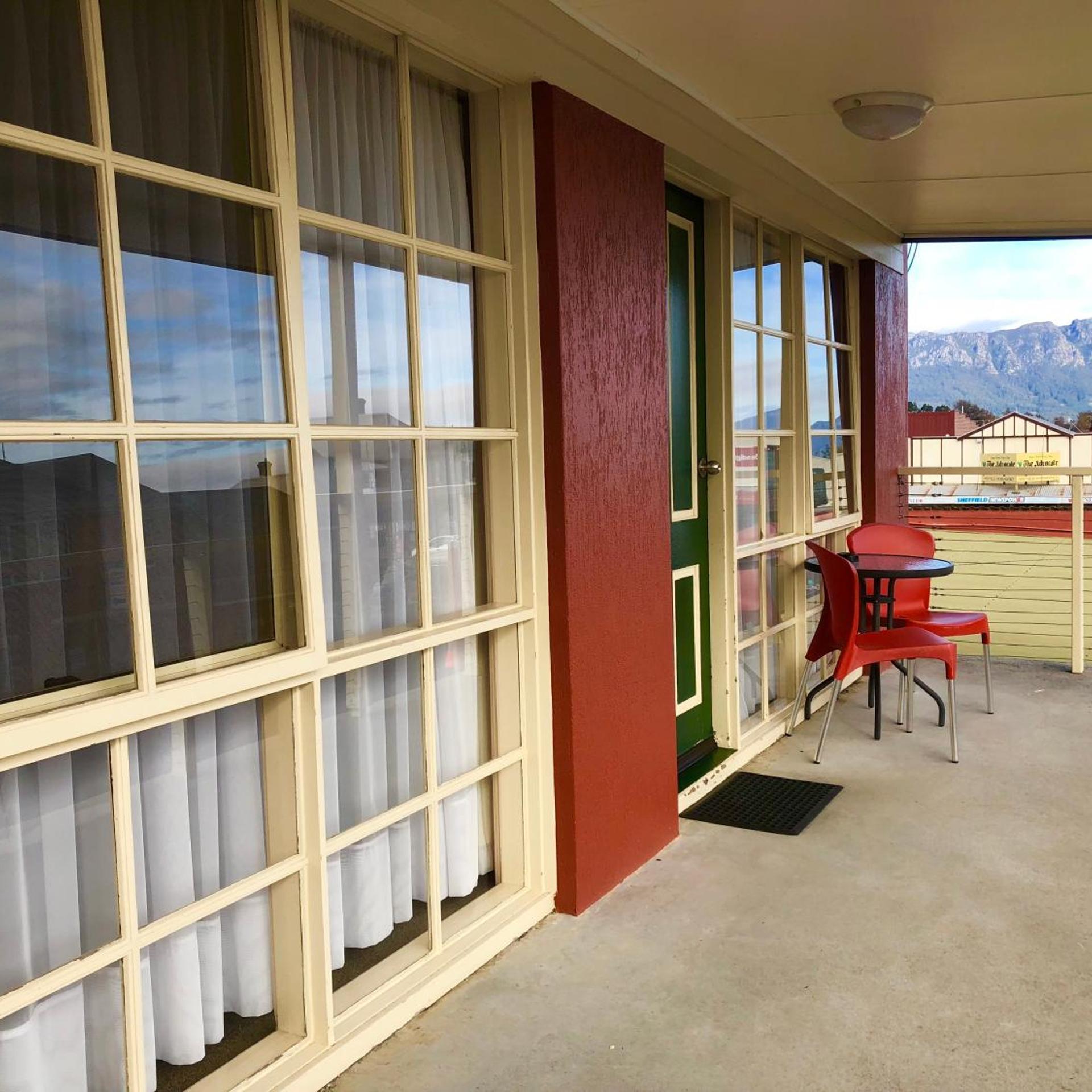 SHEFFIELD MOTOR INN 11/43