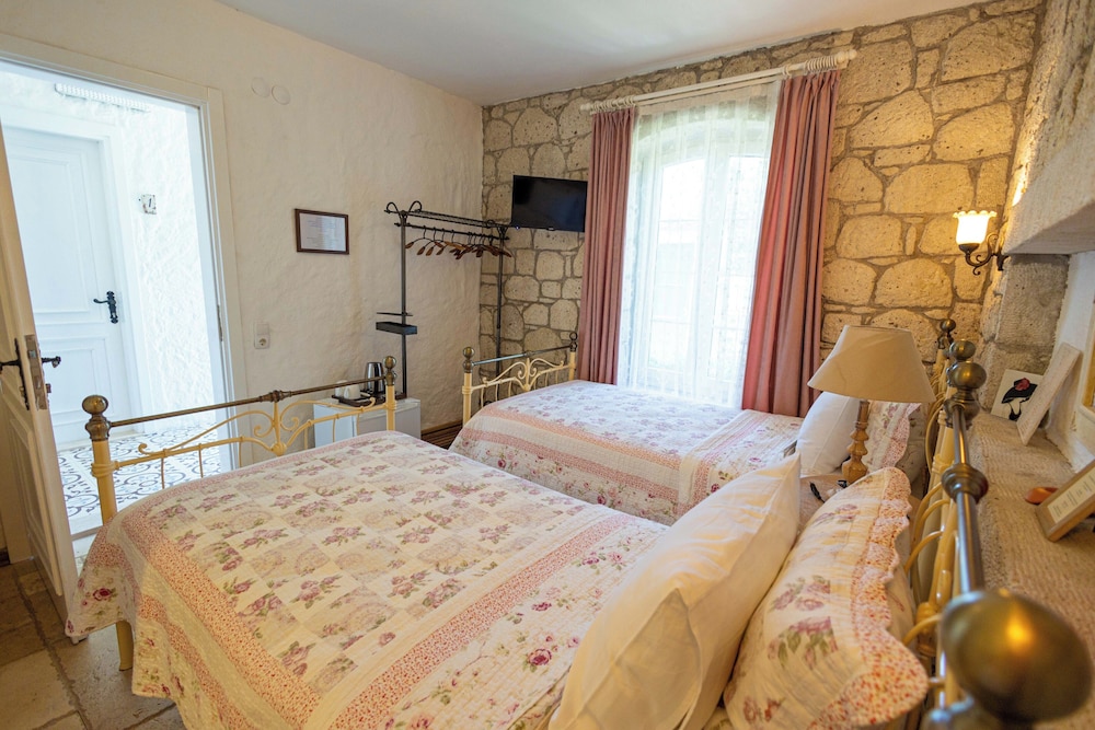 Kupina Butik Otel 12/84