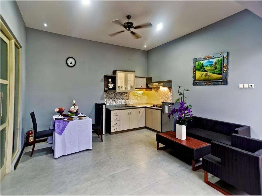 Bali Rich Villa Tuban 10/21