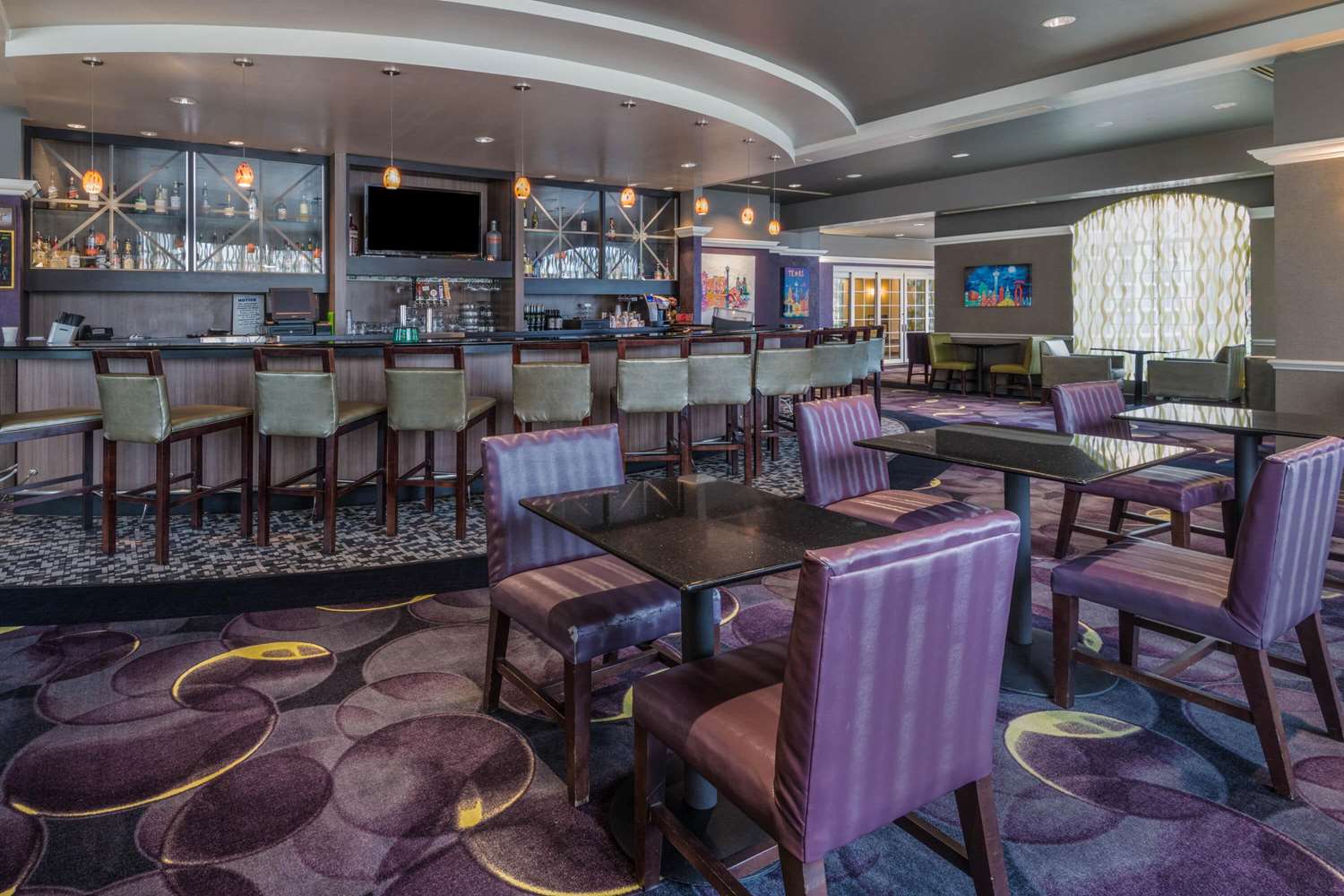 La Quinta Inn & Suites by Wyndham San Antonio Riverwalk 34/53