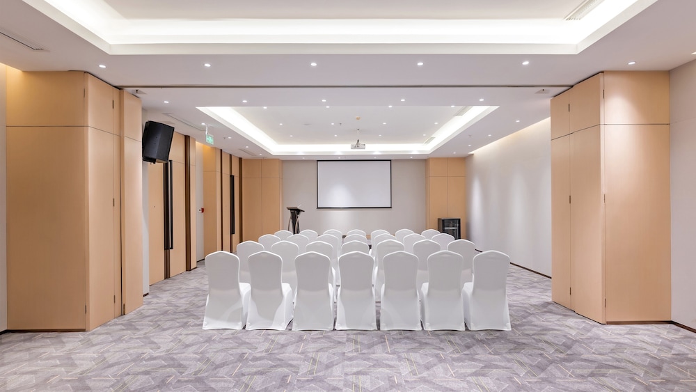 Holiday Inn Chongqing Guanyinqiao 43/50