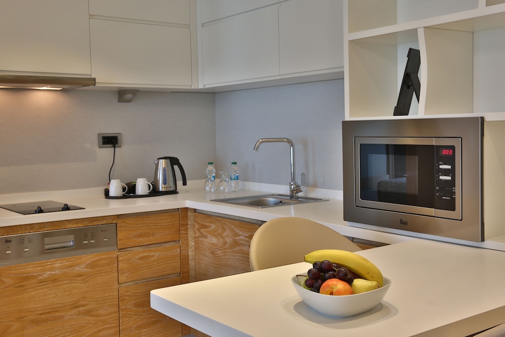 Bof Hotels Ceo Suites 62/73