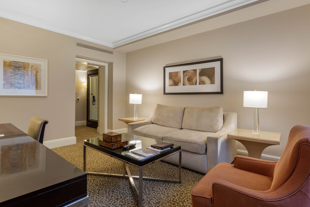 OMNI BERKSHIRE PLACE 38/62