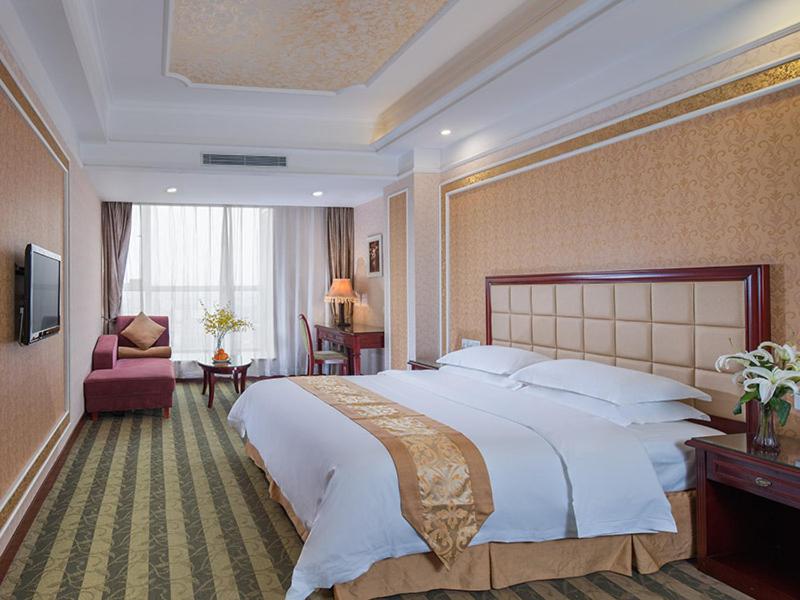 Vienna Hotel(Shenzhen Yanchuan Road Branch) 21/35