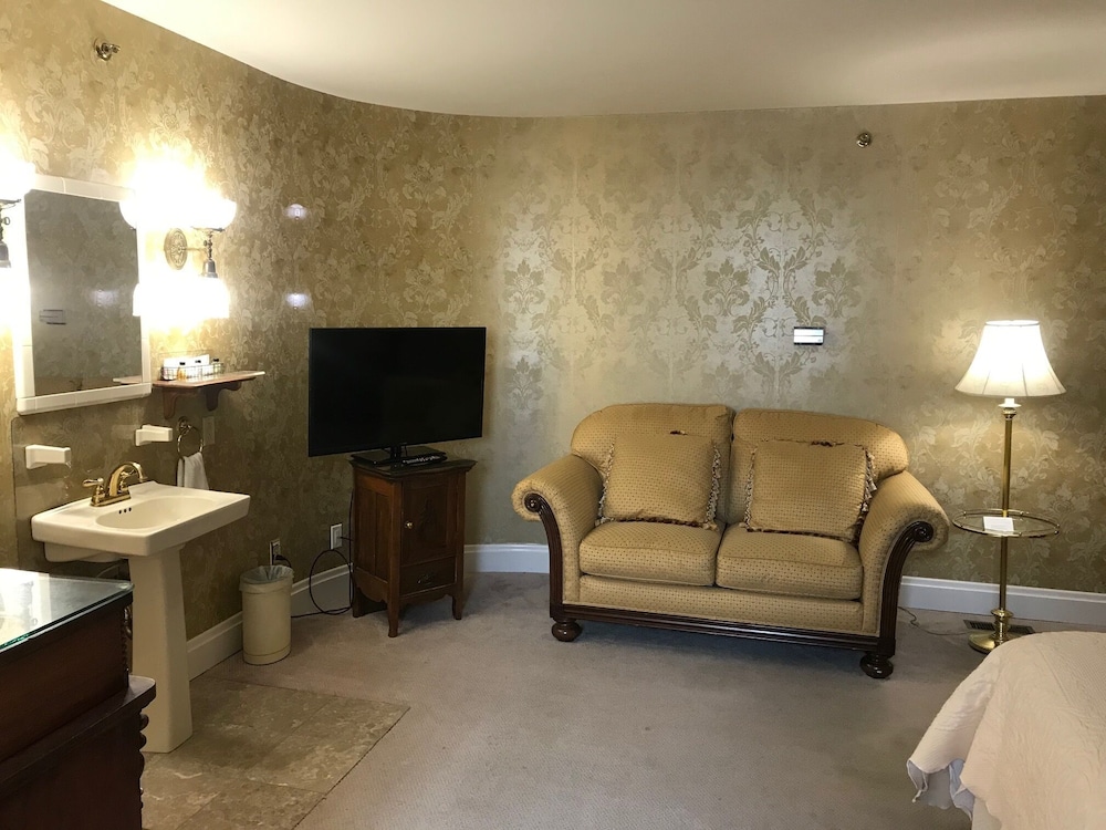 Kingsley Inn 46/64