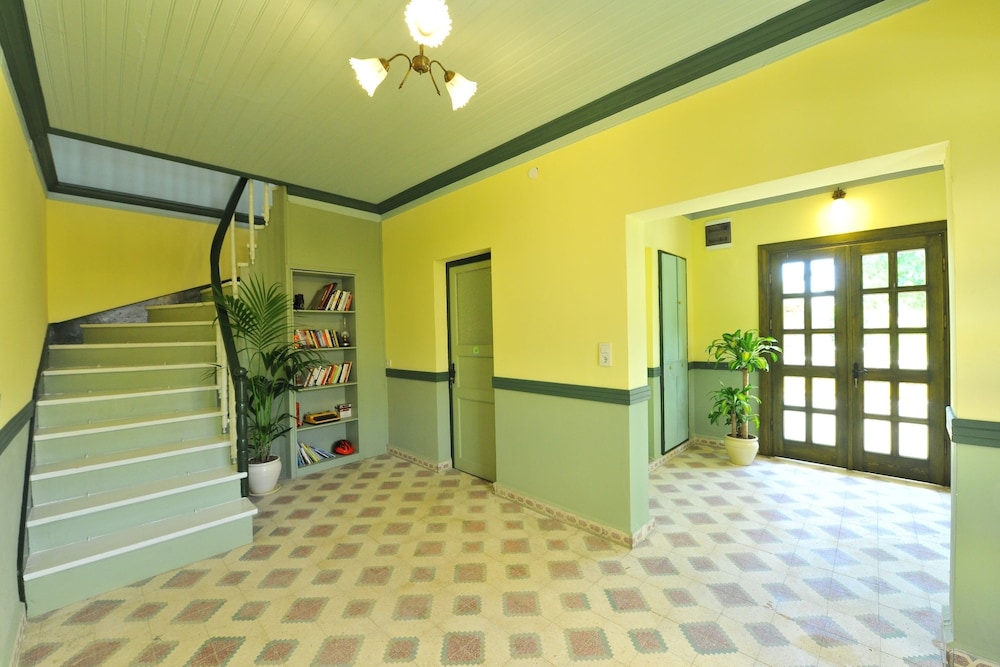 Petrino Gokceada Hotel 24/37
