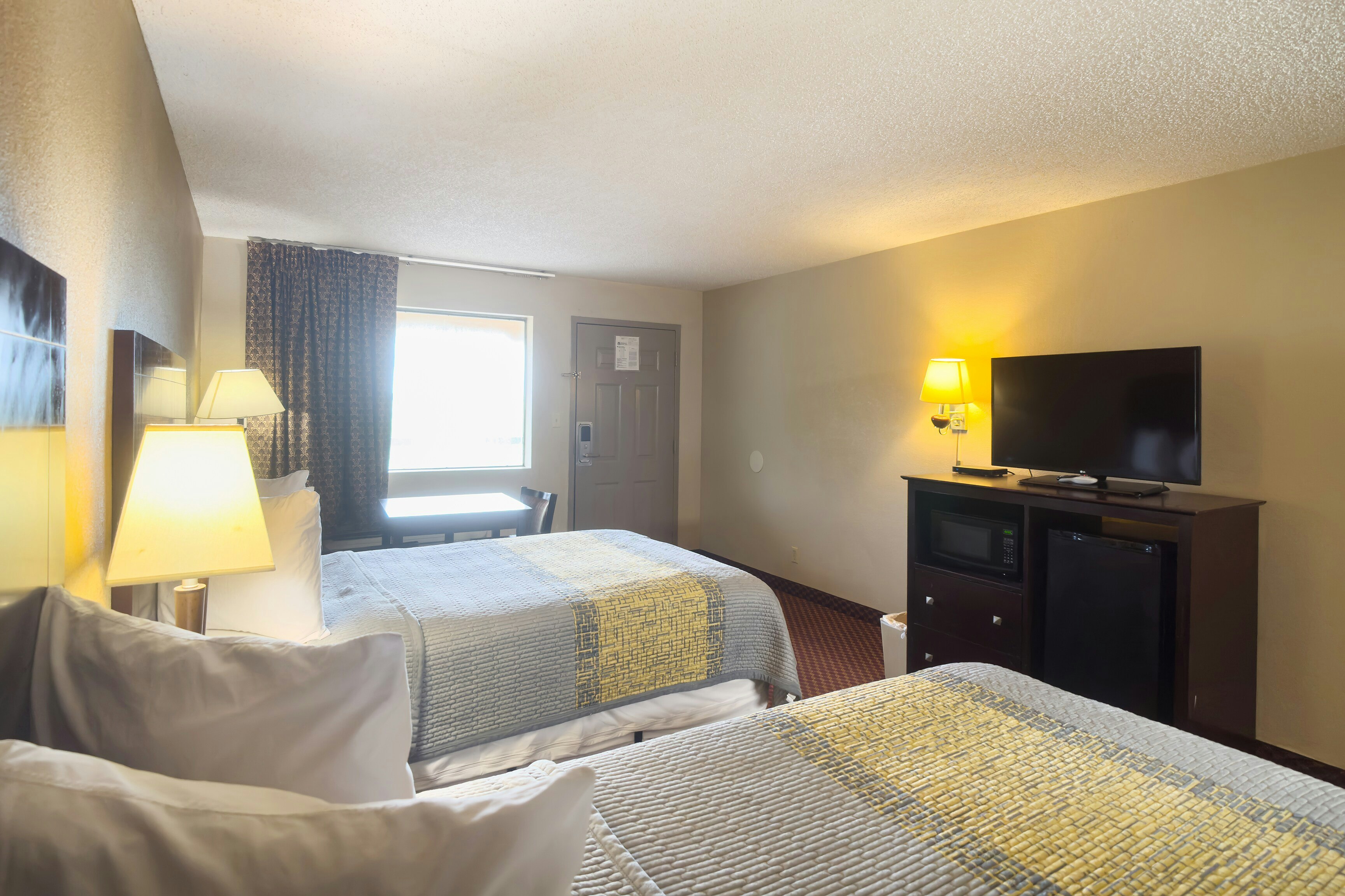 2 Full Beds Non-Smoking