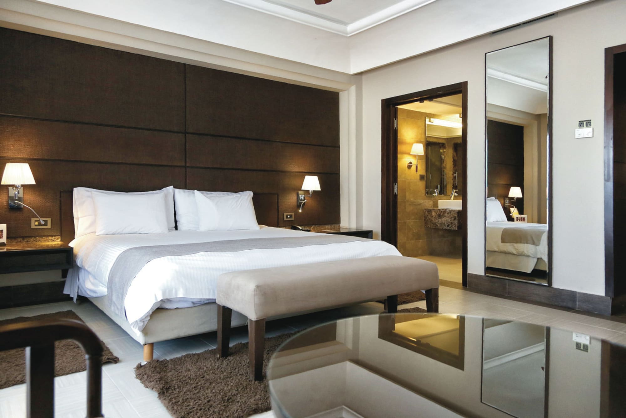 Junior Suite, King Bed, Sea View, Balcony 2/3