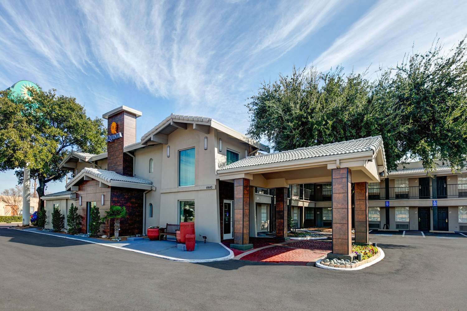 La Quinta Inn by Wyndham Dallas Uptown 8/31