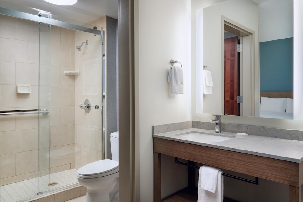 Hyatt Place Grand Rapids-South 64/67
