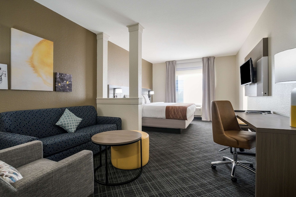 Comfort Inn & Suites Victoria North 34/46