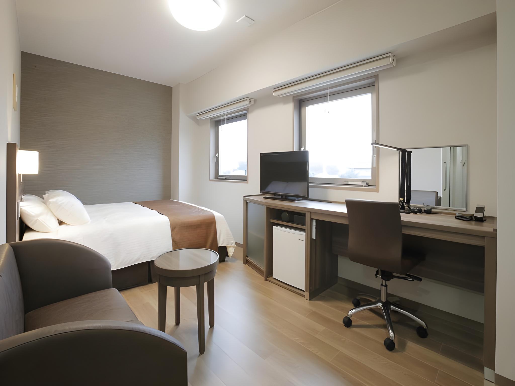 Universal, Queen Bed, Hotel Sunoak Kashiwanoha 2/2