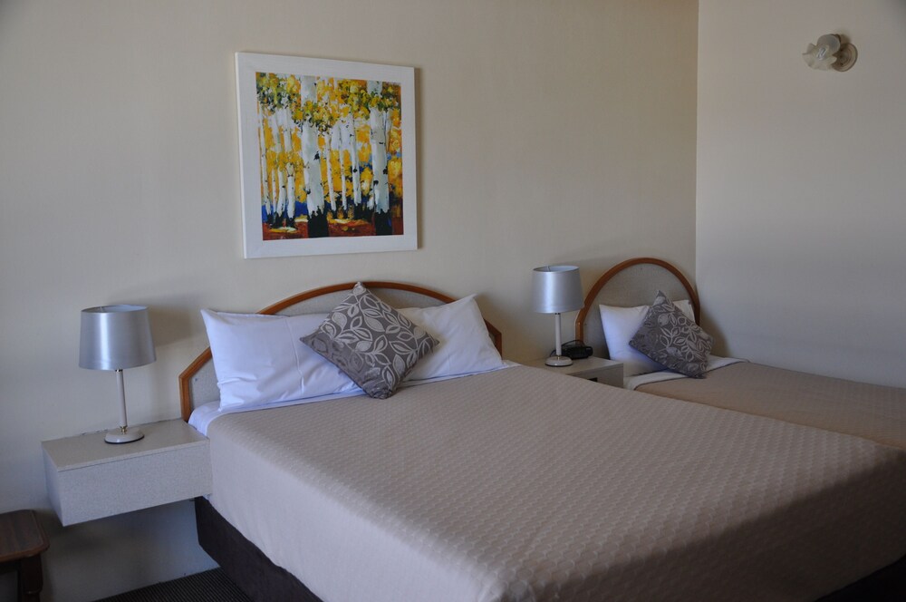 LONGREACH MOTOR INN 14/38