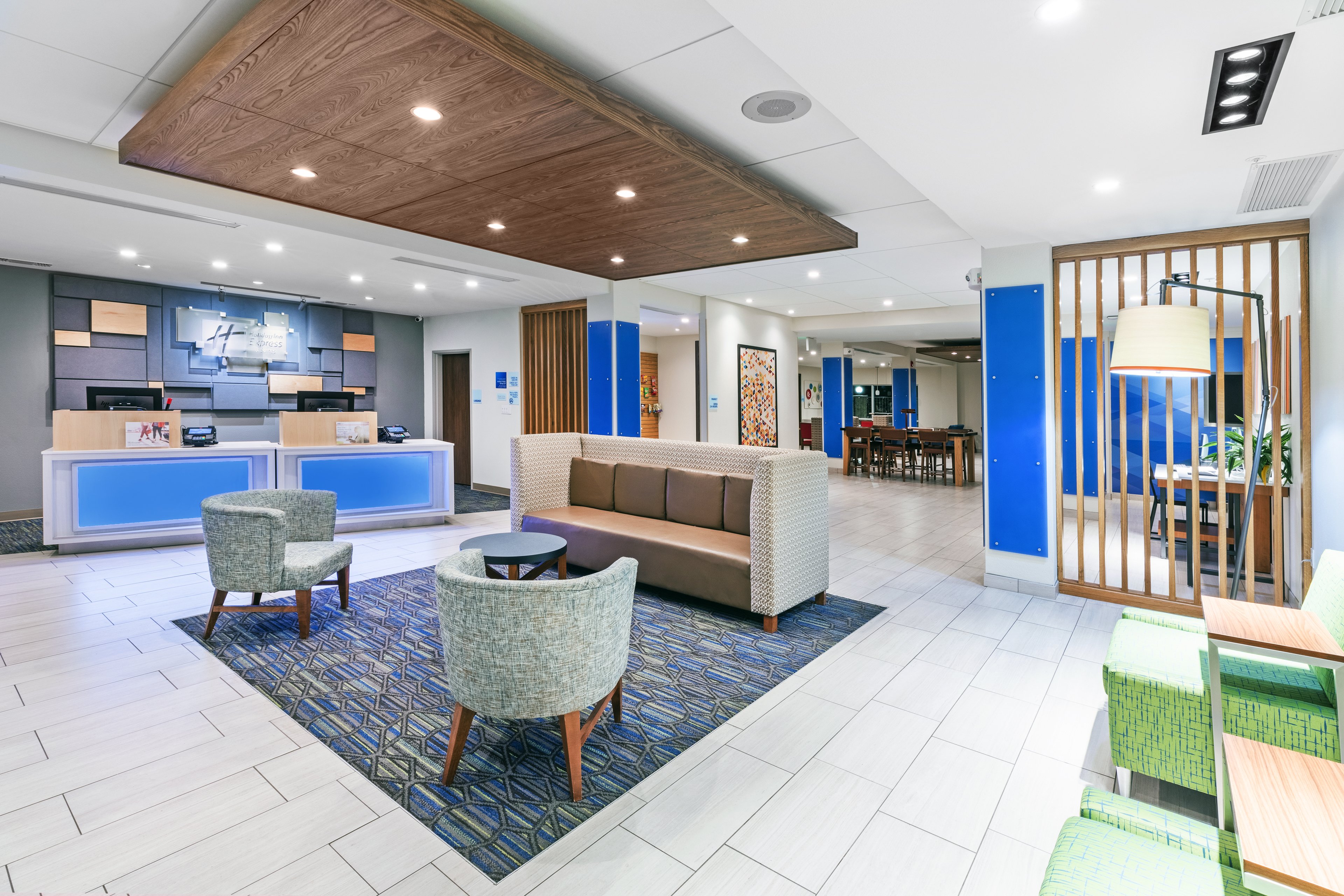 Holiday Inn Express And Suites Junction 5/20