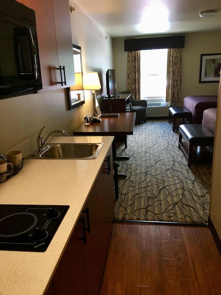 Aspen Suites Hotel Sitka 8/22