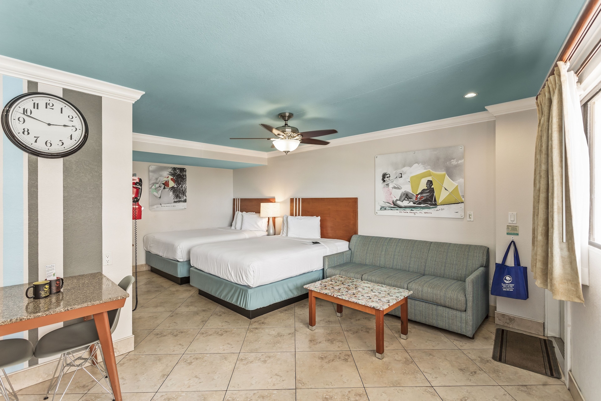Efficiency, Deluxe, Suite, 2 Queen Beds, Sofa