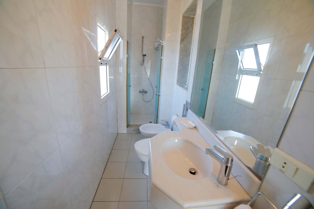 Holiday Home Suites 46/48