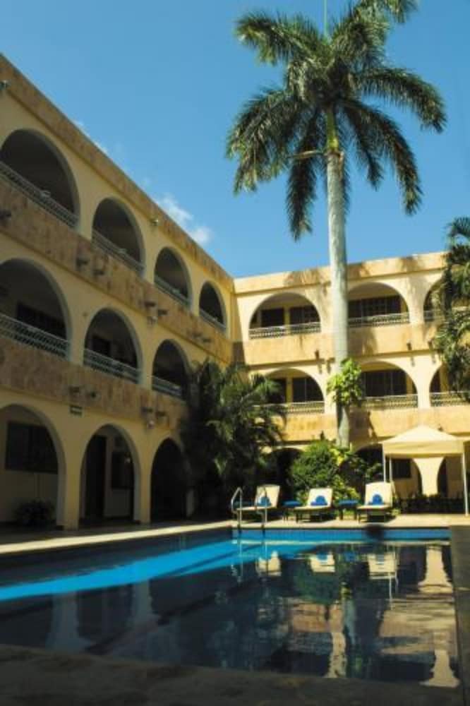 Hotel Maya Yucatan by Cartas a Frida 45/50