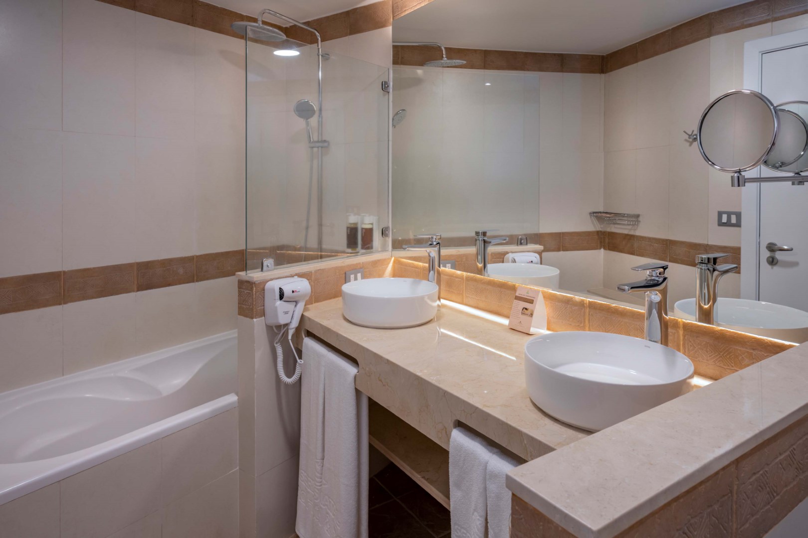 Prime, Junior Suite, Double Bed, Lateral Side Sea View