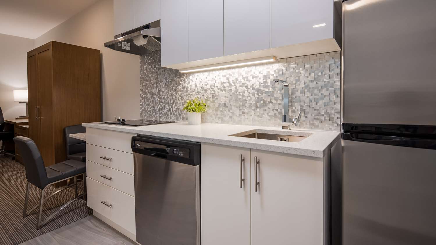Executive Residency By Best Western Calgary City View North 59/59