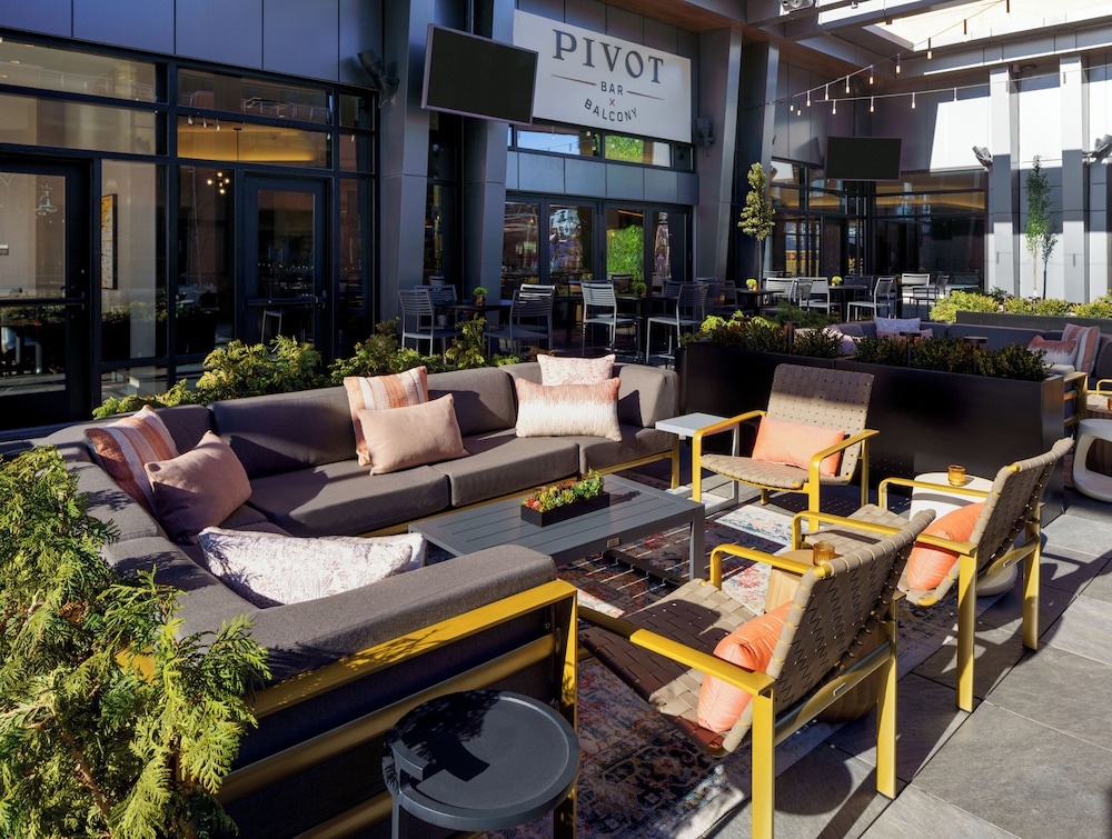 Hyatt House Indianapolis Downtown 45/70