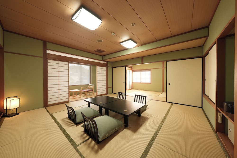 Japanese, 8 Futon Beds, Garden View, Tatami