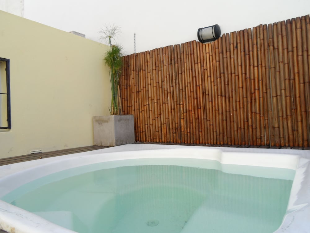 Sabatico Travelers Hostel 28/50