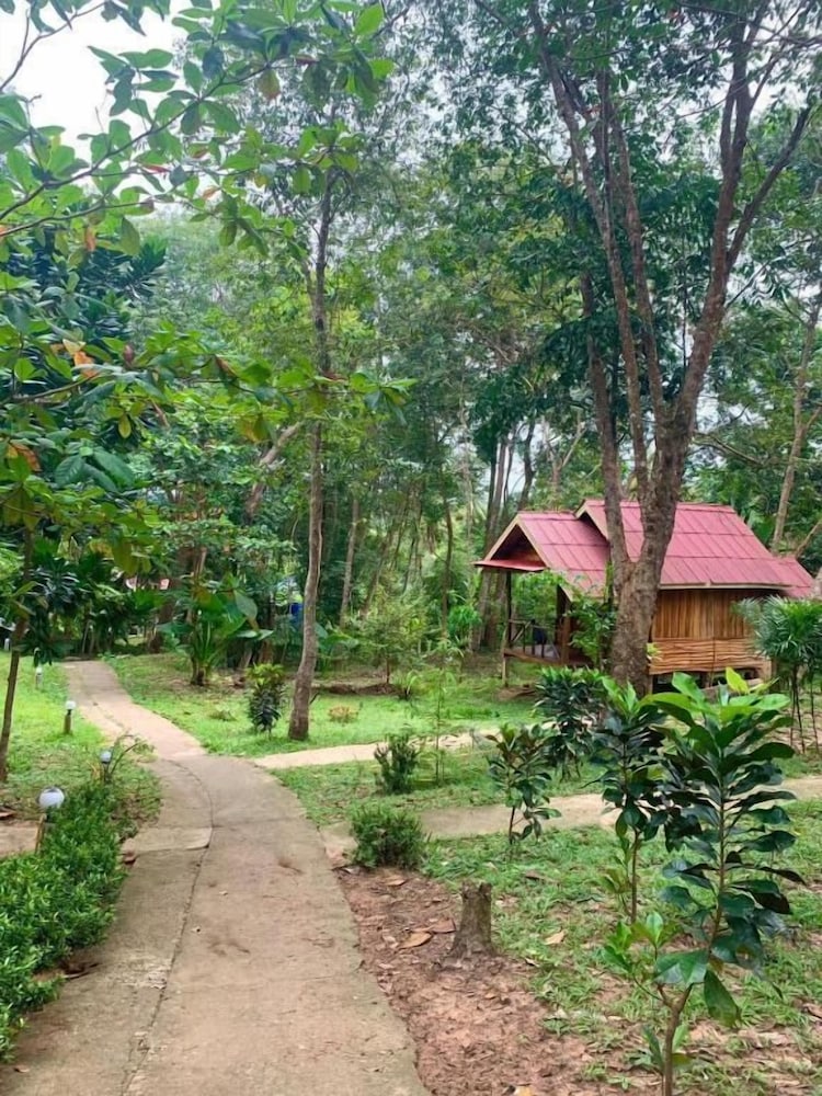 Jungle Hill Beach Bungalow 57/63