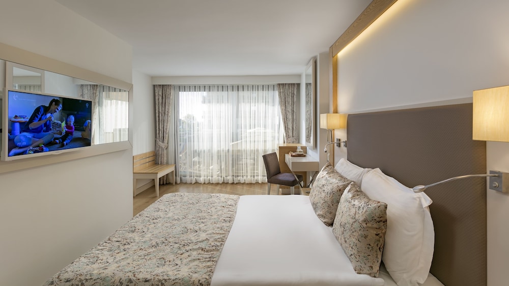 Glamour Resort Spa 50/70
