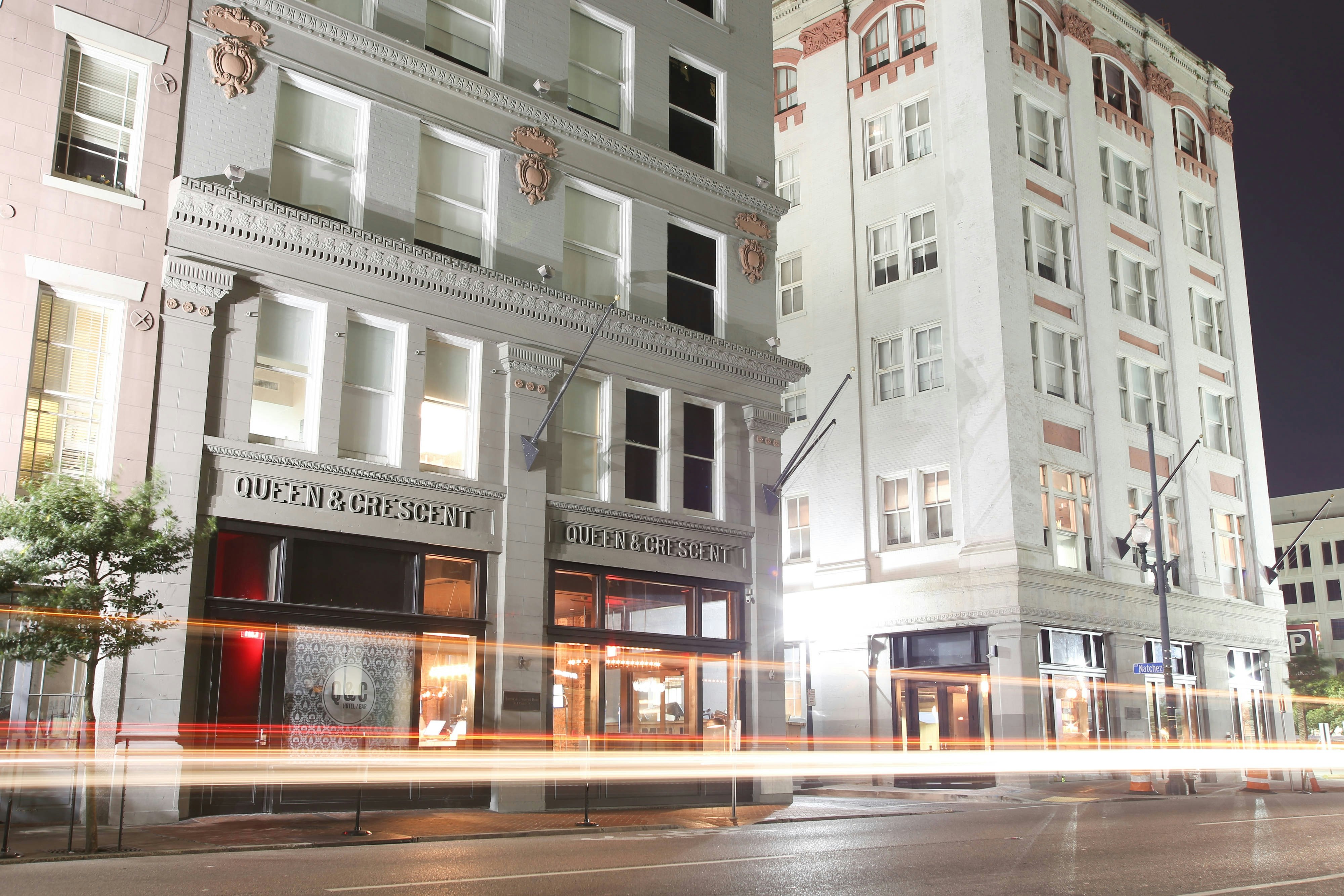 Q&C HOTEL AND BAR NEW ORLEANS AUTOGRAPH COLLECTION 2/8