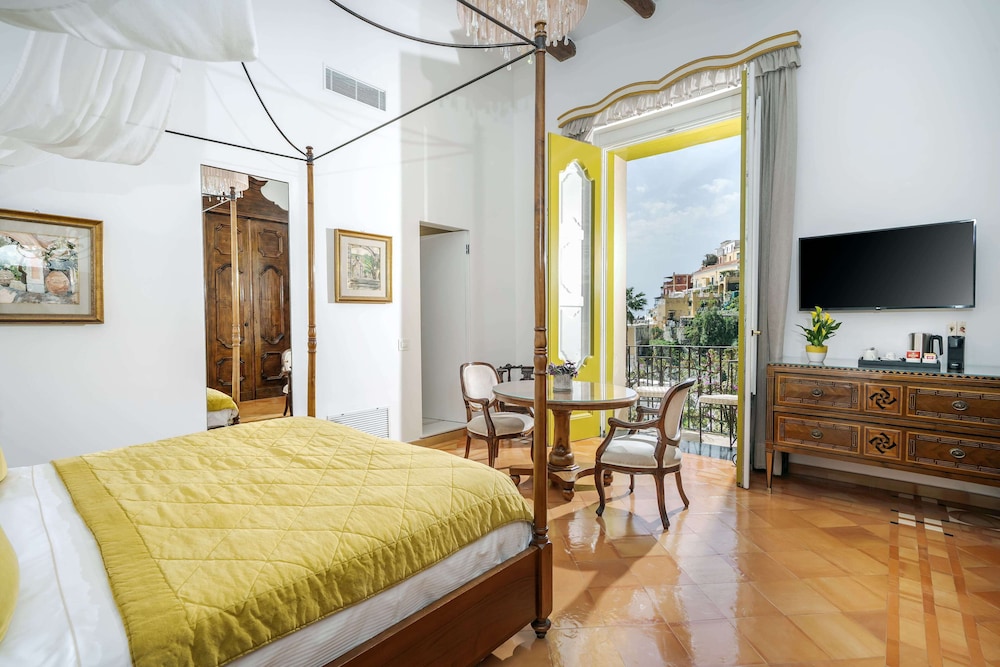 DELUXE, DOUBLE OR TWIN BED, SEA VIEW, BALCONY