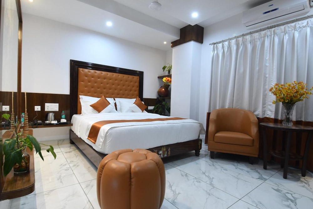Hotel Loksagar 10/30