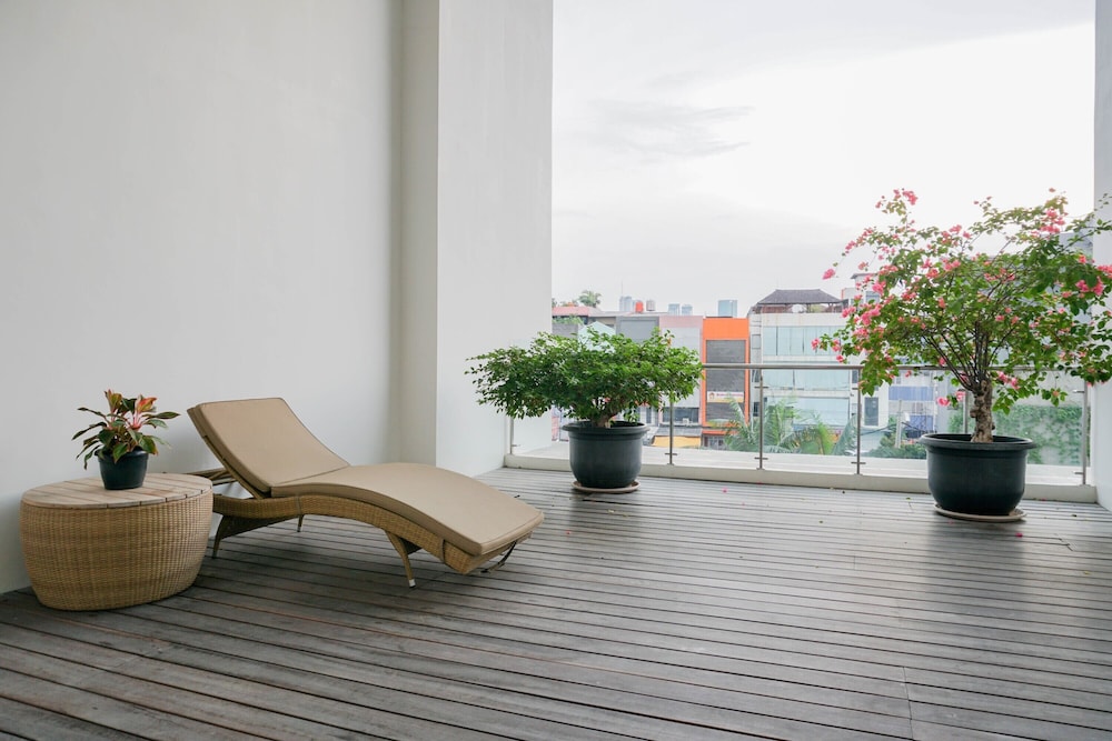 Veranda Serviced Residence @ Puri 52/74