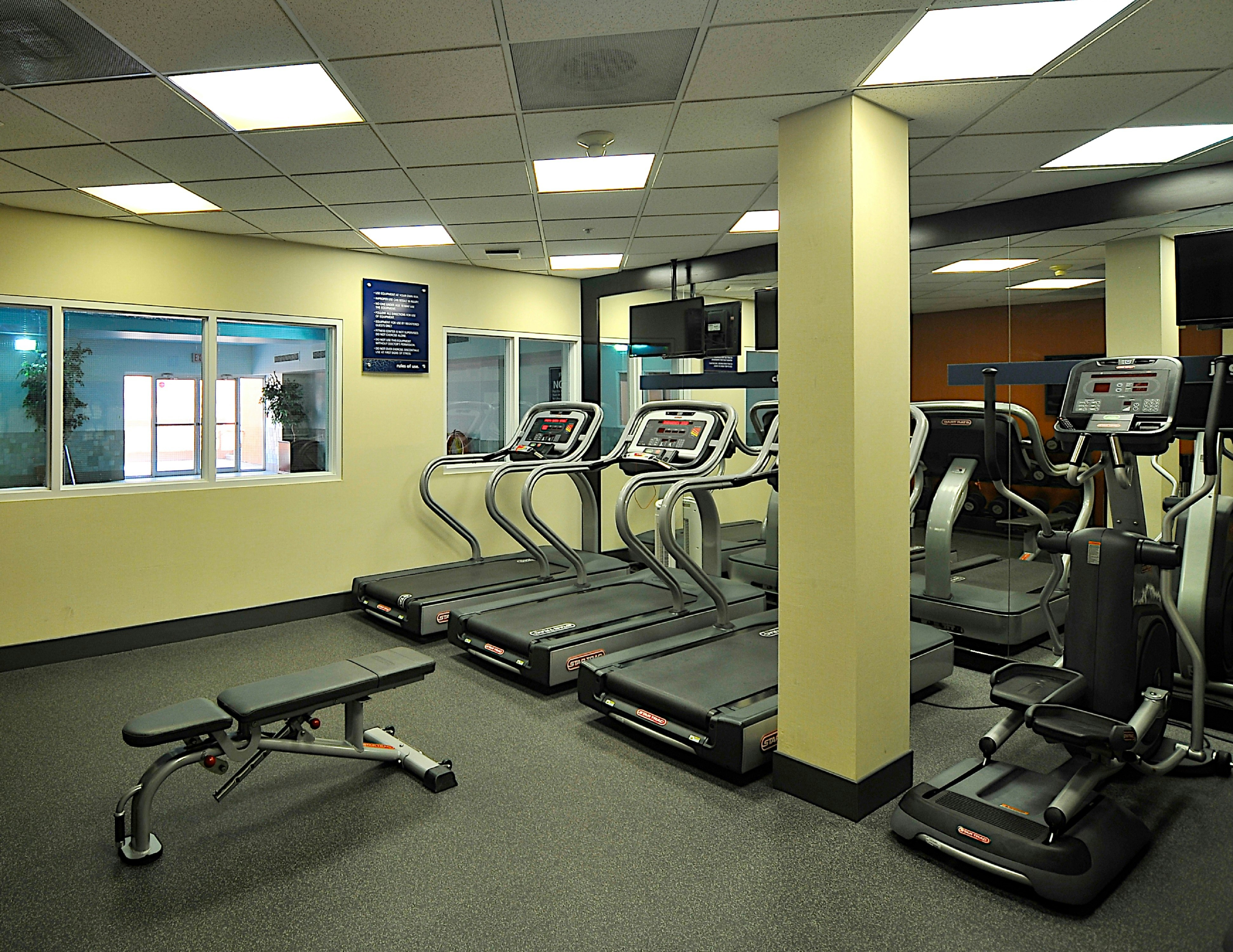 Hampton Inn & Suites by Hilton Calgary-Airport 7/22