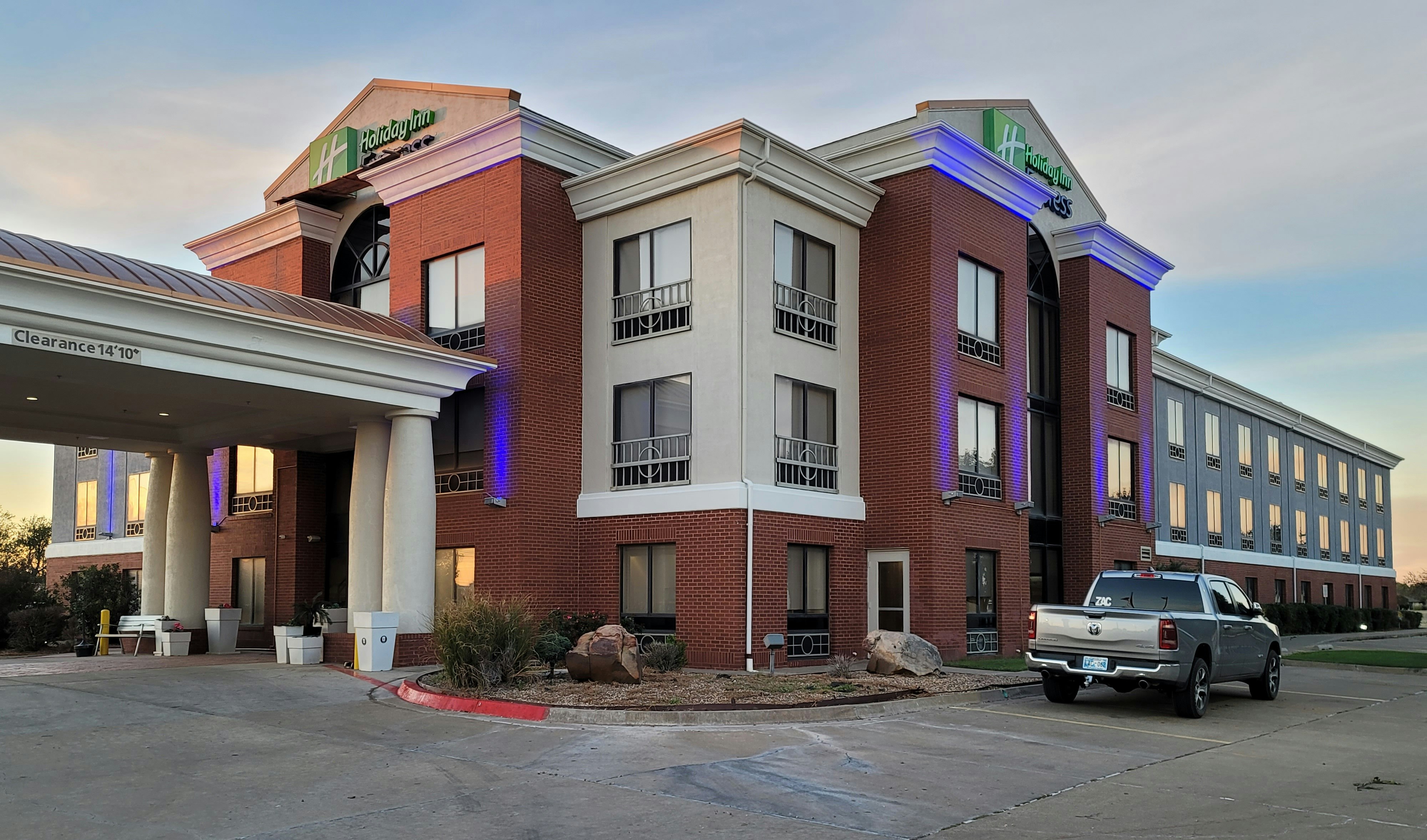 Holiday Inn Express Hotel Suites Enid Hwy 412 29/34