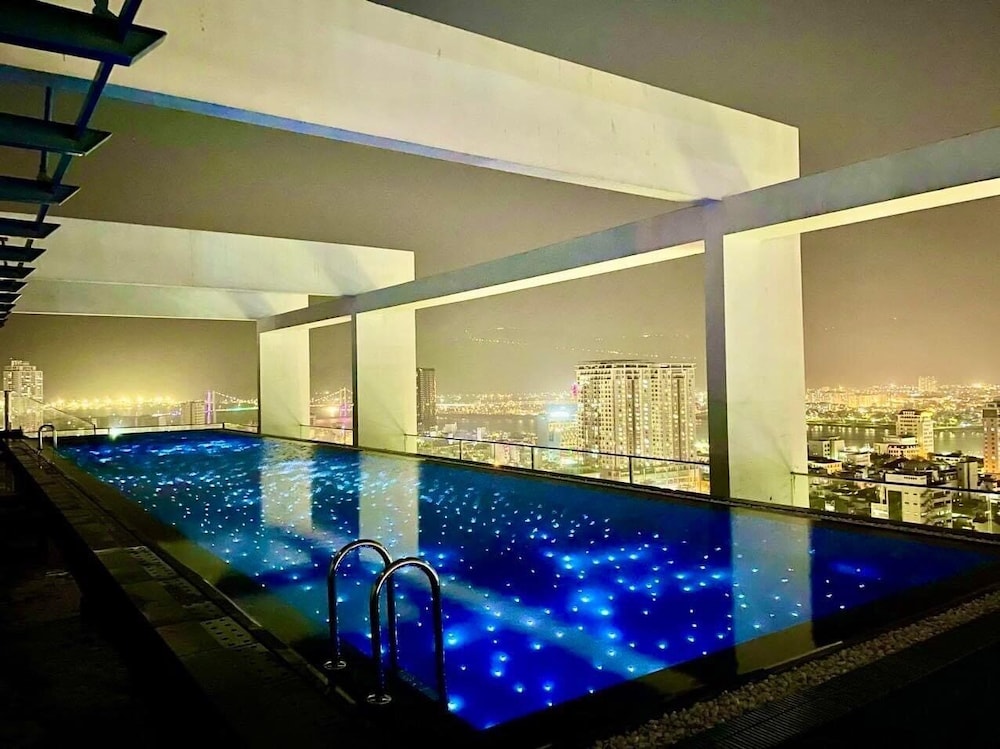 Centre Point Danang Hotel & Residence 23/47