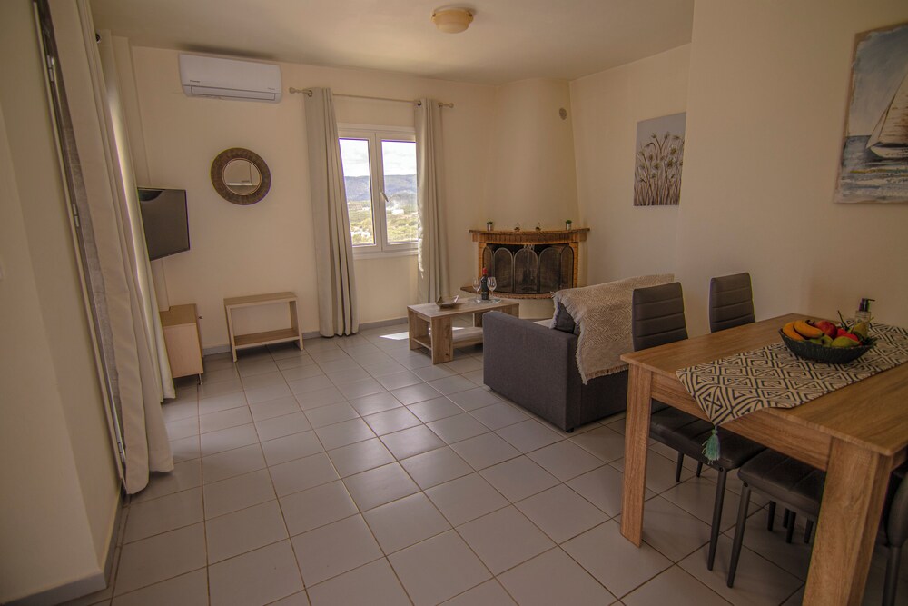 CASTRI VILLAGE HOTEL 24/50