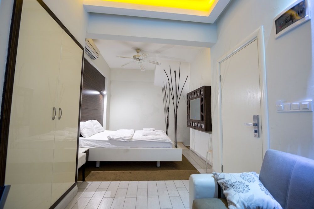 Element Suites 9/65