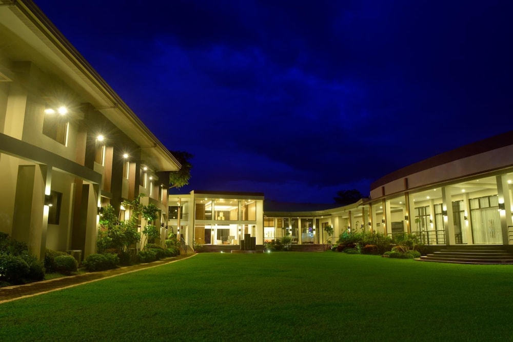 Ariana Hotel 57/61